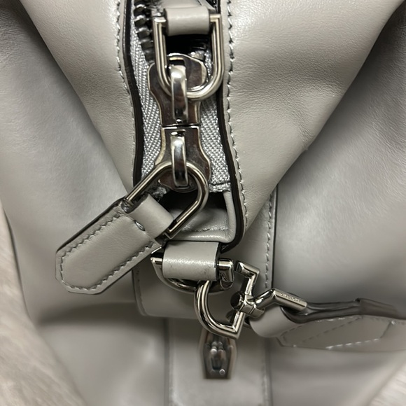 Givenchy Antigona soft medium leather satchel - Picture 5 of 13